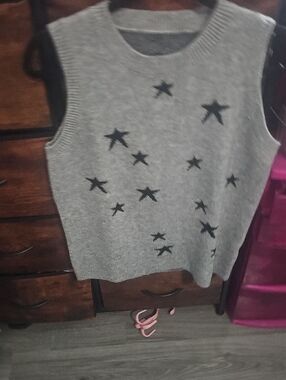 Gray Star Pattern Knit Vest - Unbranded